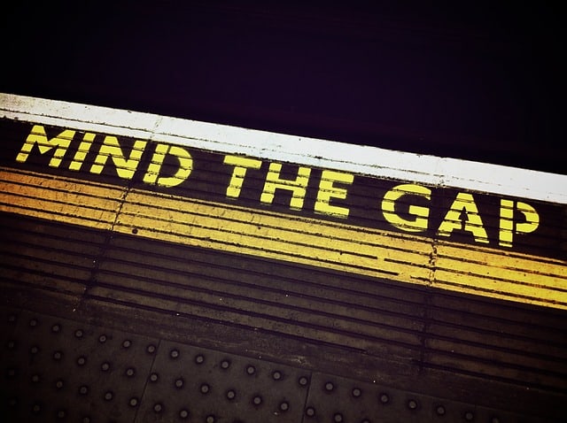 mind the gap sign
